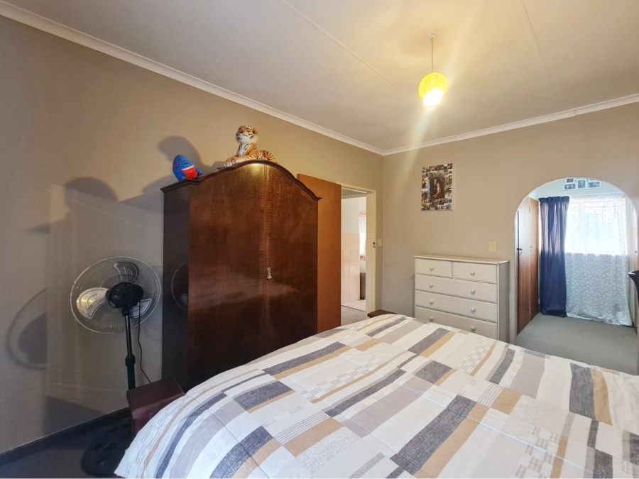 To Let 2 Bedroom Property for Rent in Ifafi North West